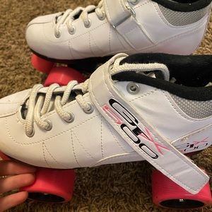 GTX500 White and pink roller skates